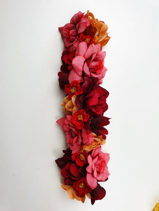 Blütenstück Rot mit Klett